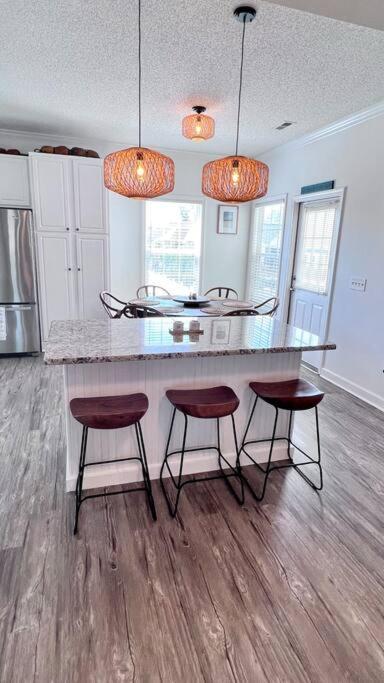 Walk To The Beach-Sleeps 10 And Golfcart Myrtle Beach Zewnętrze zdjęcie